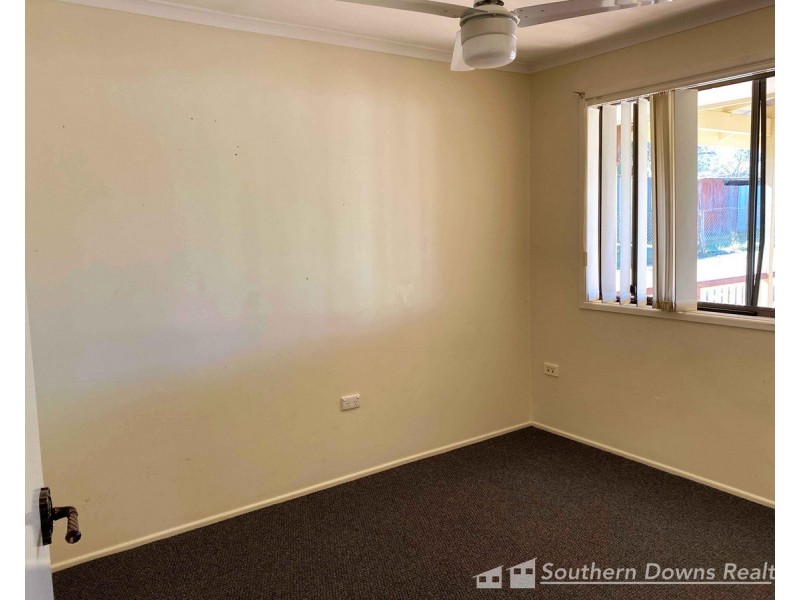 12 Briggs Street, Warwick QLD 4370