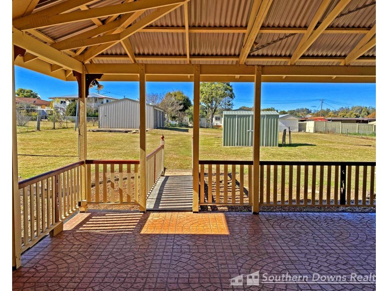 12 Briggs Street, Warwick QLD 4370