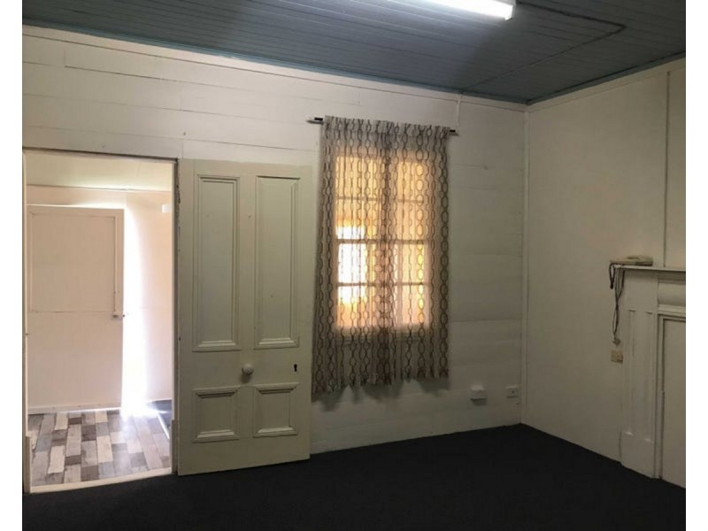 37 Stewart Avenue, Warwick QLD 4370