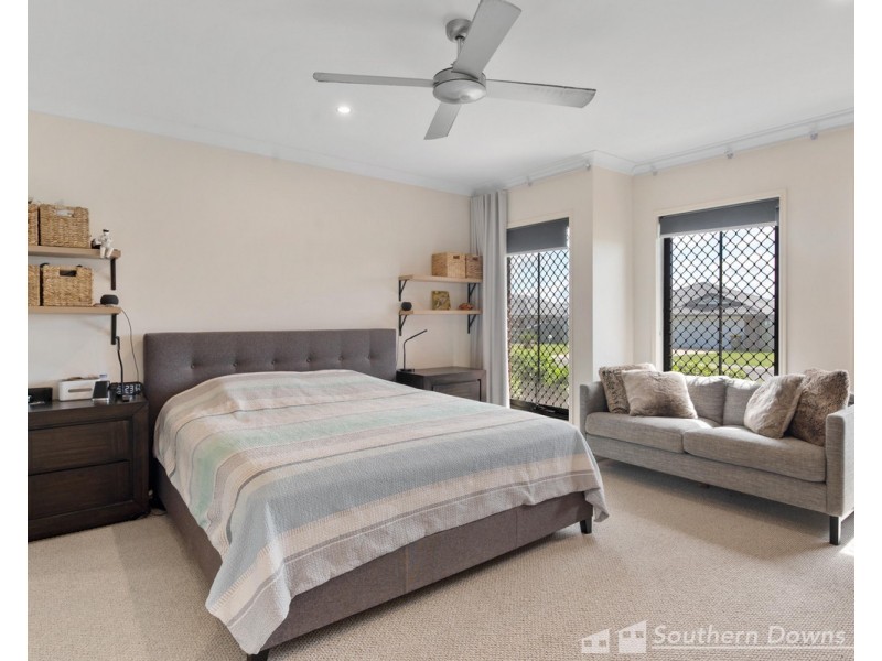 7 Derby Drive, Rosenthal Heights QLD 4370