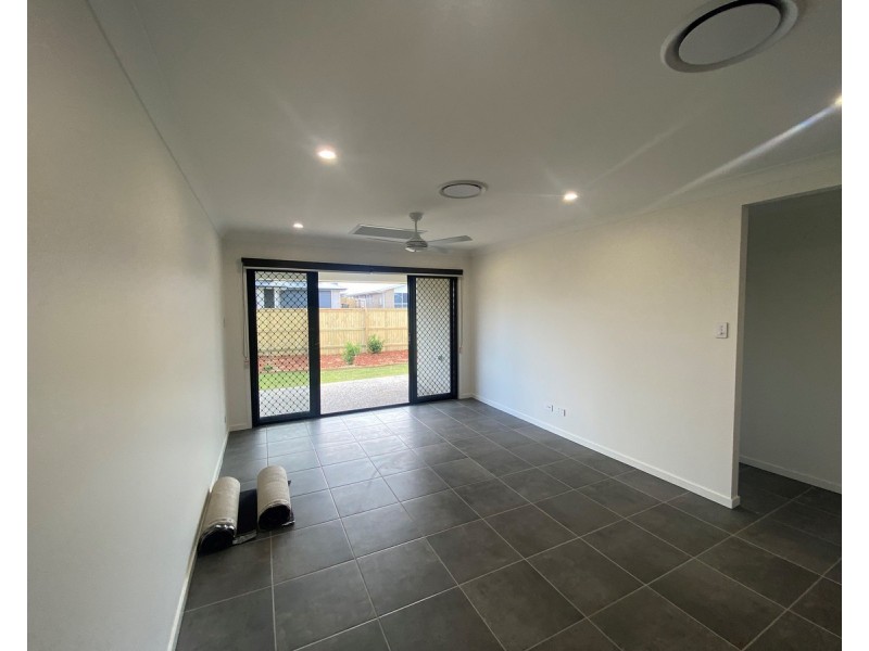 1/2-4 Compass Crt, Warwick QLD 4370