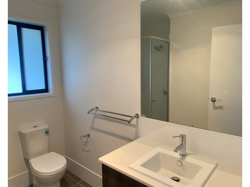 1/2-4 Compass Crt, Warwick QLD 4370