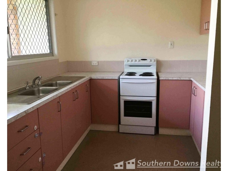8 Quinn Street, Warwick QLD 4370