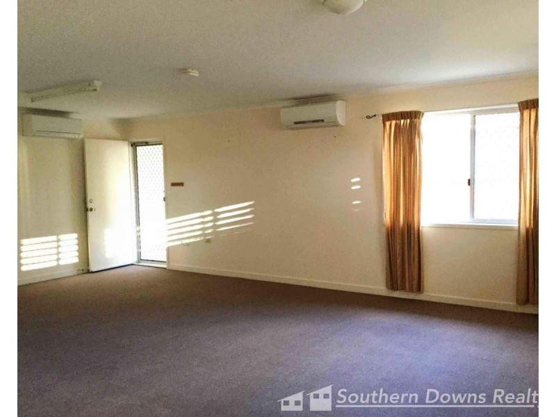 8 Quinn Street, Warwick QLD 4370