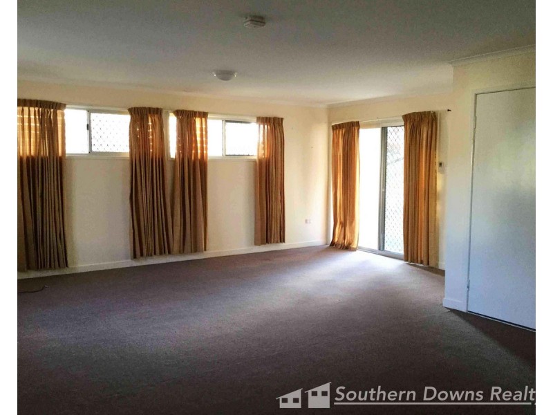 8 Quinn Street, Warwick QLD 4370