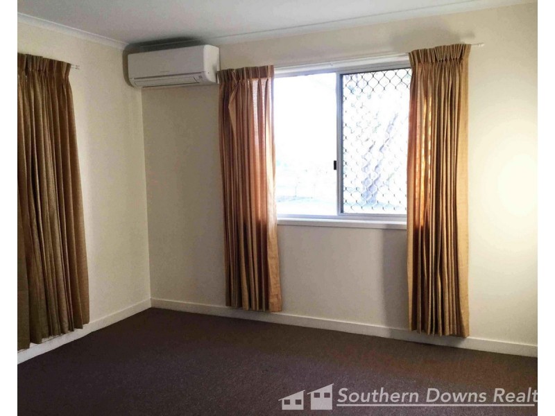 8 Quinn Street, Warwick QLD 4370