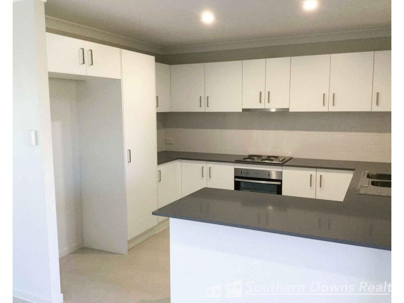 2 Olsen Street, Rosenthal Heights QLD 4370