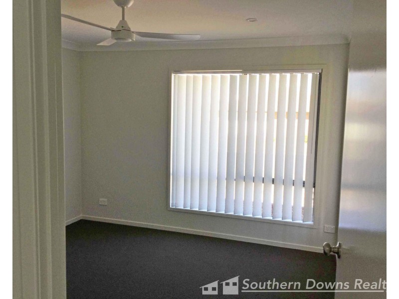 2 Olsen Street, Rosenthal Heights QLD 4370