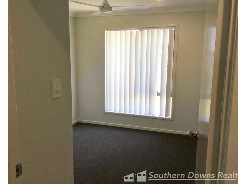 2 Olsen Street, Rosenthal Heights QLD 4370