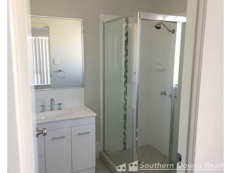 2 Olsen Street, Rosenthal Heights QLD 4370