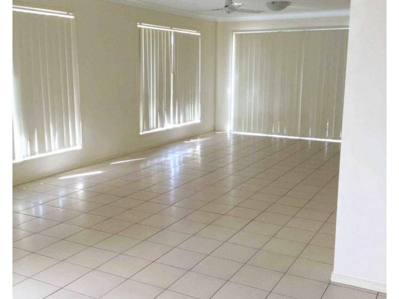 2/4 Lomandra Court, Warwick QLD 4370