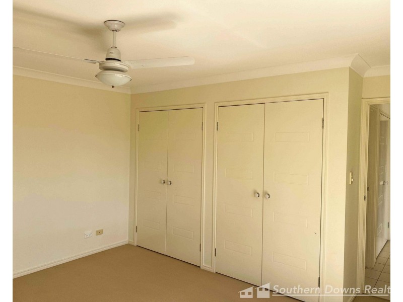 2/4 Lomandra Court, Warwick QLD 4370