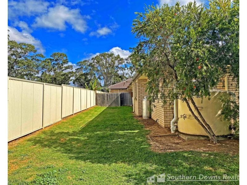 2/4 Lomandra Court, Warwick QLD 4370