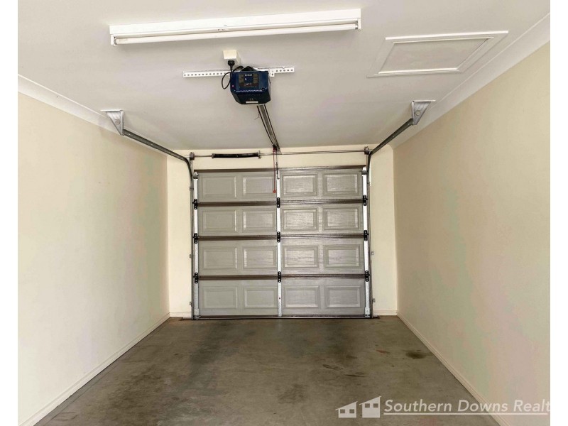 2/4 Lomandra Court, Warwick QLD 4370