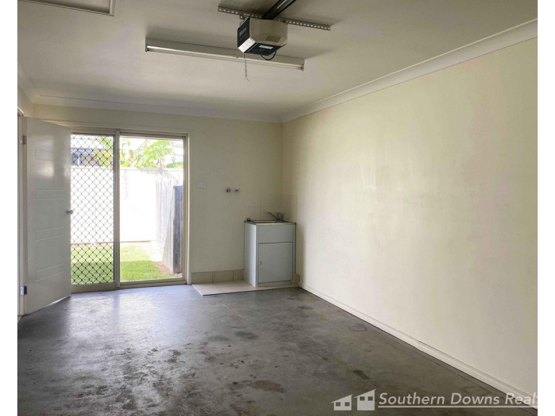 2/4 Lomandra Court, Warwick QLD 4370
