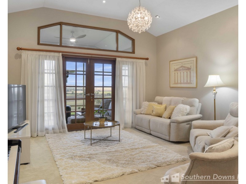 6 Carey’s Road, Emu Vale QLD 4371