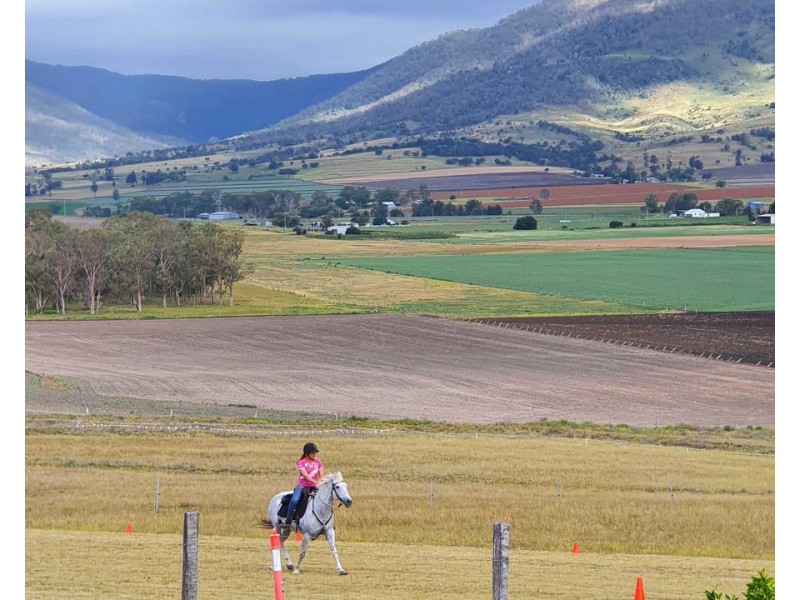 6 Carey’s Road, Emu Vale QLD 4371