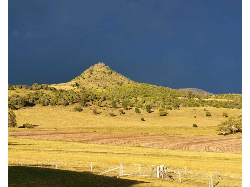 6 Carey’s Road, Emu Vale QLD 4371