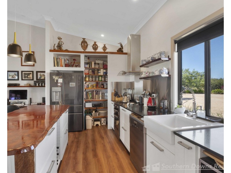 18079 Cunningham Highway, Karara QLD 4352