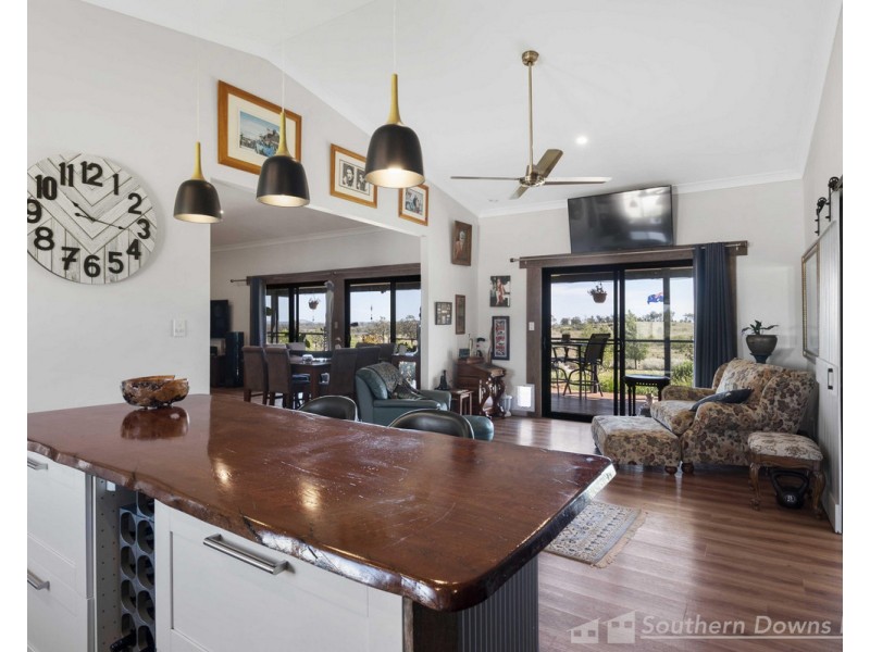 18079 Cunningham Highway, Karara QLD 4352