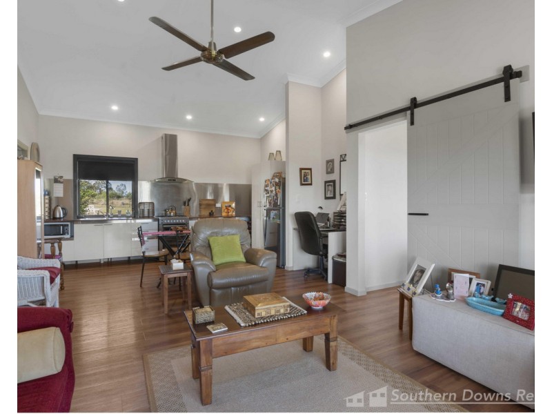 18079 Cunningham Highway, Karara QLD 4352