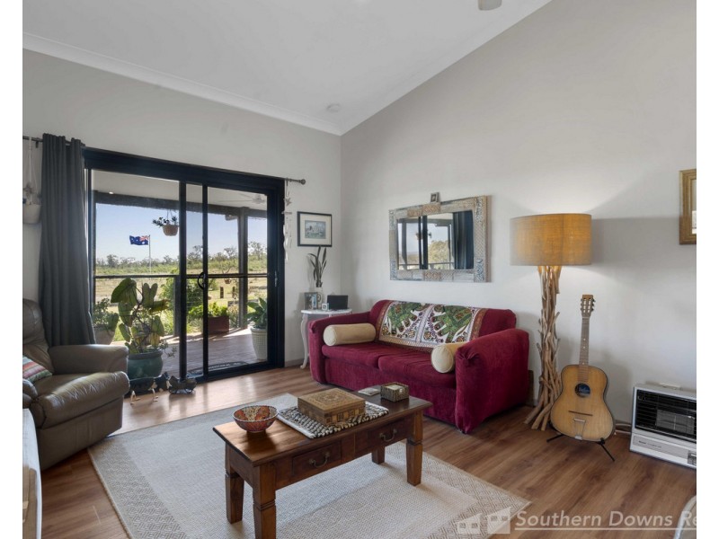 18079 Cunningham Highway, Karara QLD 4352