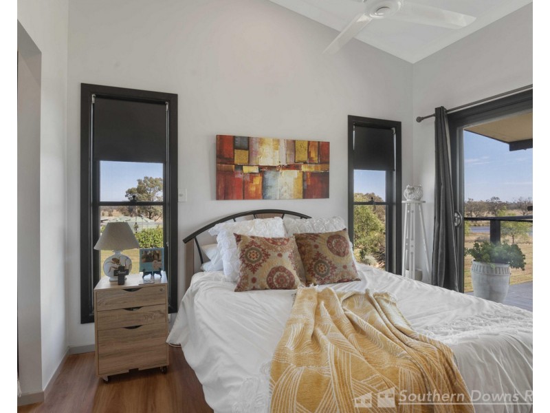 18079 Cunningham Highway, Karara QLD 4352