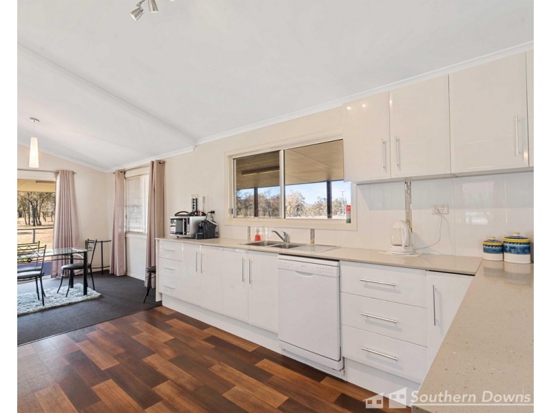 169 Big Hill Road, Pratten QLD 4370