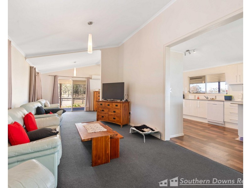169 Big Hill Road, Pratten QLD 4370