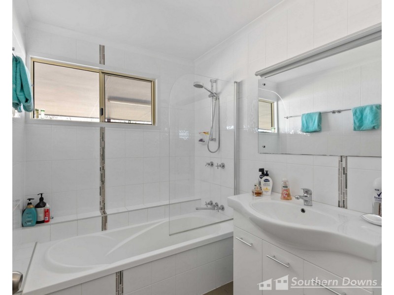 169 Big Hill Road, Pratten QLD 4370