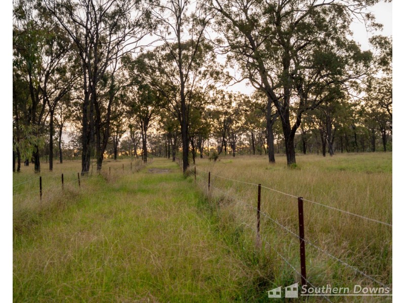 169 Big Hill Road, Pratten QLD 4370