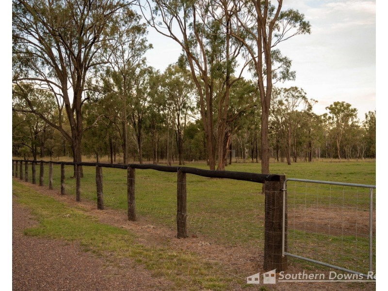 169 Big Hill Road, Pratten QLD 4370