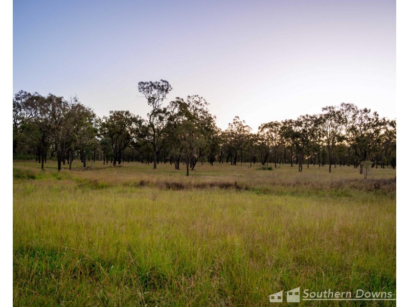 169 Big Hill Road, Pratten QLD 4370