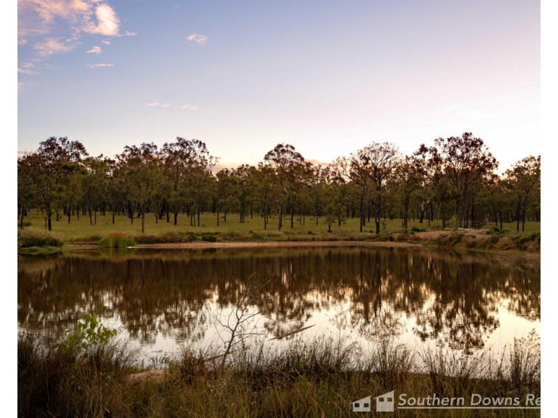 169 Big Hill Road, Pratten QLD 4370