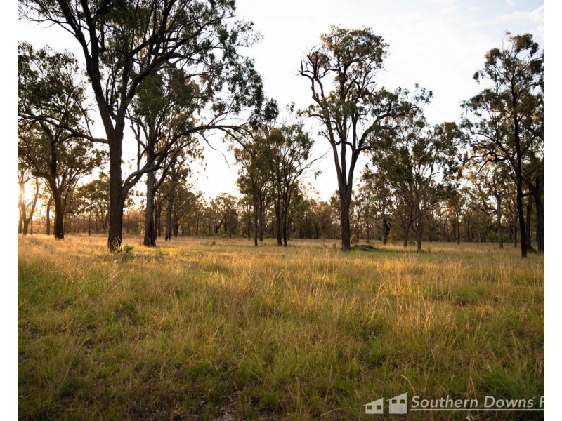 169 Big Hill Road, Pratten QLD 4370