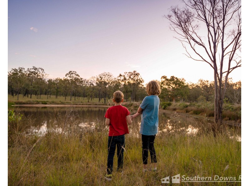 169 Big Hill Road, Pratten QLD 4370