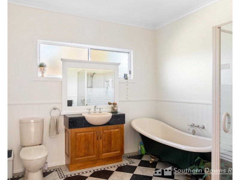 122 Bisley Street, Warwick QLD 4370