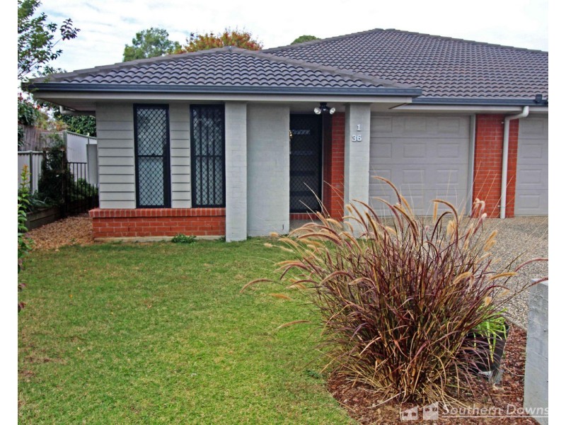 1&2/36 Devitt Street, Warwick QLD 4370