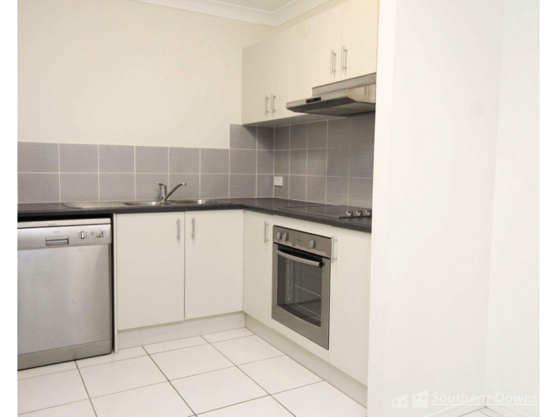 1&2/36 Devitt Street, Warwick QLD 4370