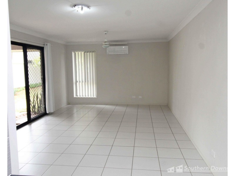 1&2/36 Devitt Street, Warwick QLD 4370