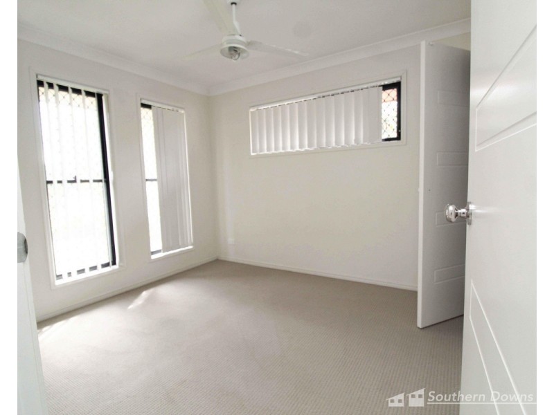 1&2/36 Devitt Street, Warwick QLD 4370