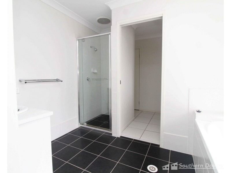 1&2/36 Devitt Street, Warwick QLD 4370