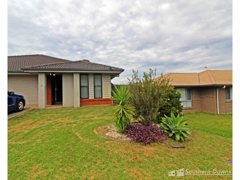 1&2/36 Devitt Street, Warwick QLD 4370
