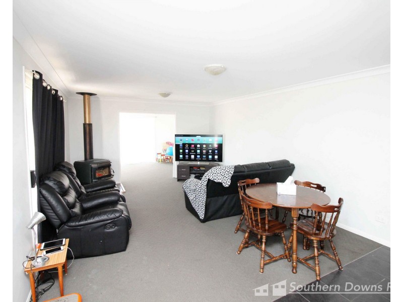 517 Blakes Road, Silverwood QLD 4370