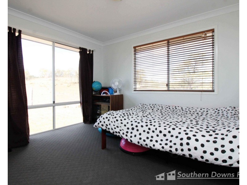 517 Blakes Road, Silverwood QLD 4370