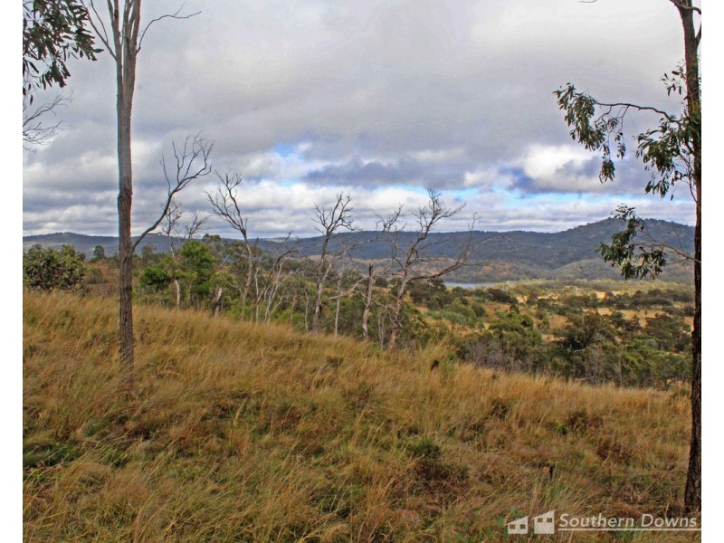 517 Blakes Road, Silverwood QLD 4370