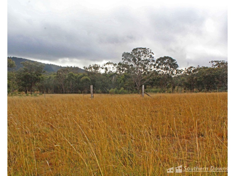 517 Blakes Road, Silverwood QLD 4370