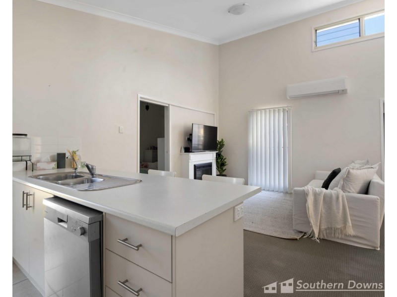 6 Augusta Close, Warwick QLD 4370