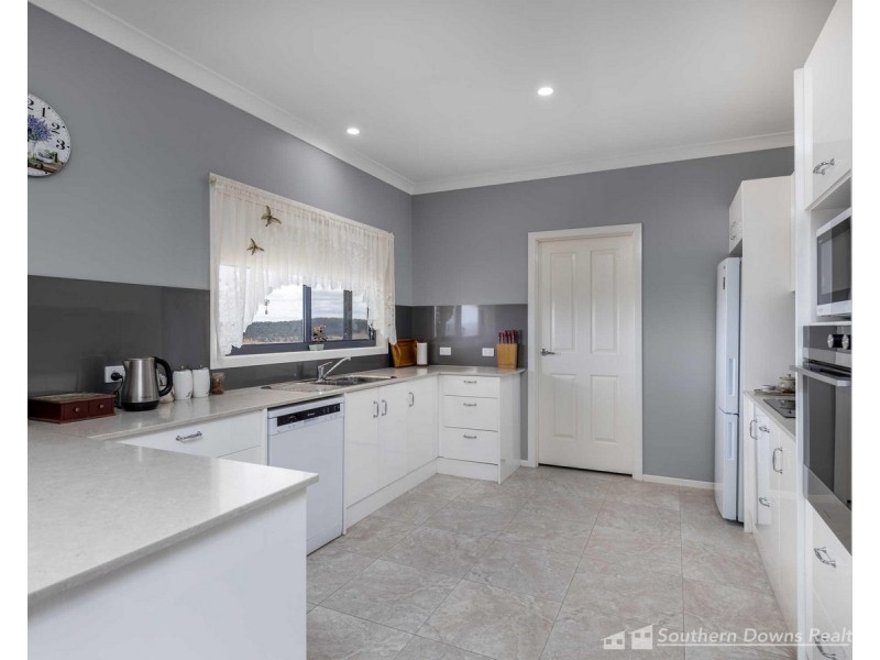 1a Derain Drive, Sladevale QLD 4370