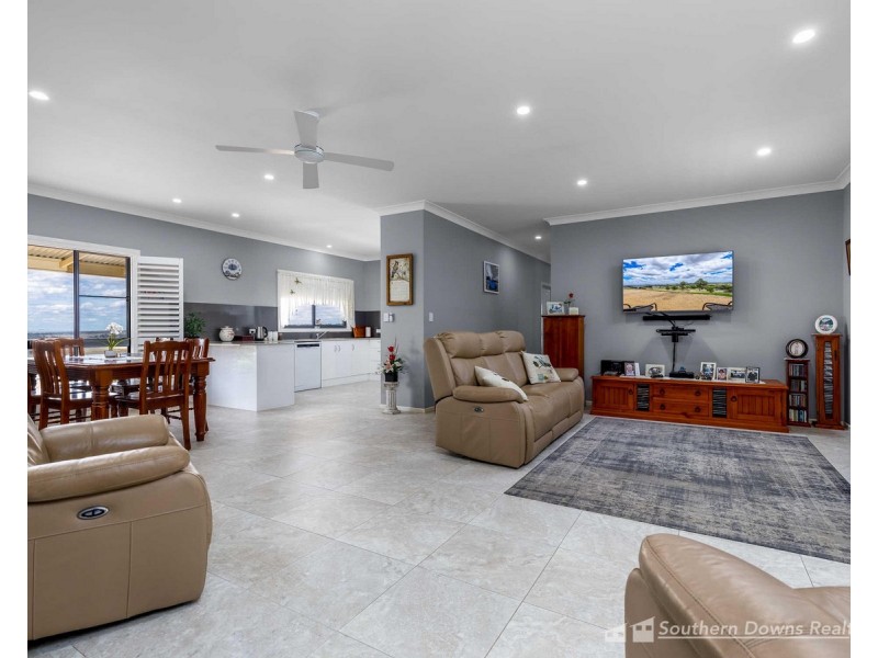 1a Derain Drive, Sladevale QLD 4370